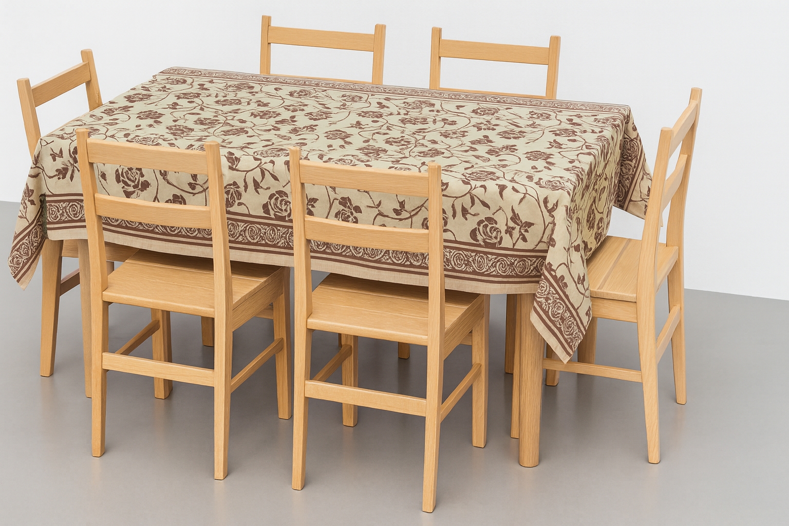 Mesa de Jantar com Toalha Floral.jpg